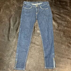 H&M’s lo rise skinny jeans with zippered side bottom size 26 EUC